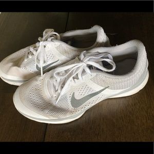 Nike Women’s Trainer Tennis Shoe 6.5
